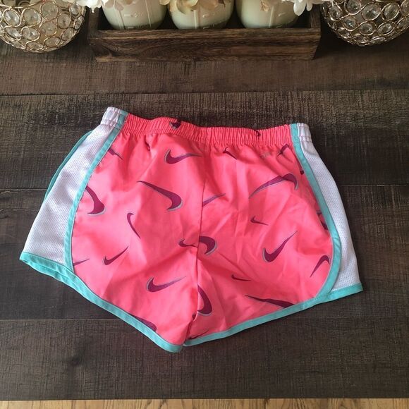 Nike Shorts Size 6 - Picture 2 of 3